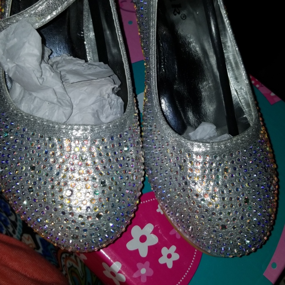 Girls shoes